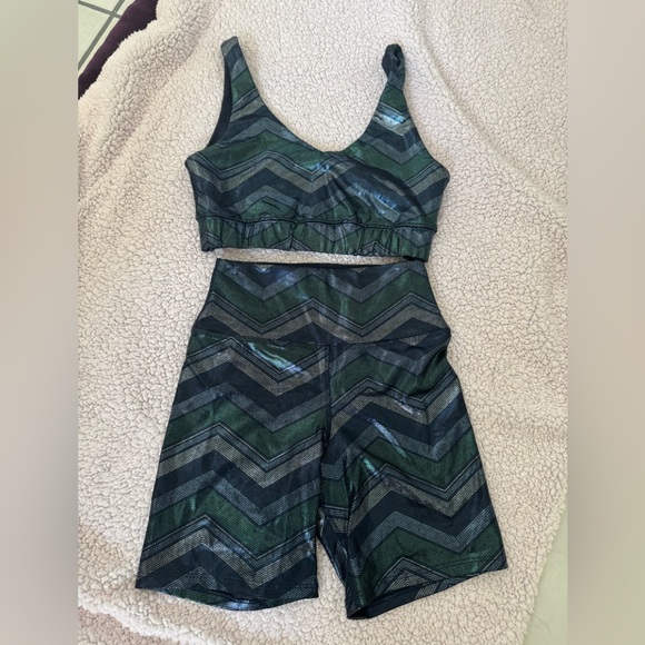 Eleven by Venus Williams short set - Picture 1 of 4